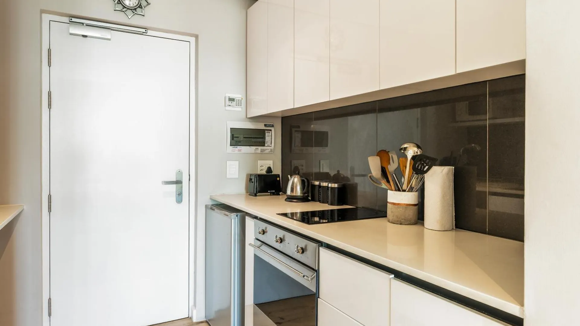 Studio Apartment On Bree Cape Town 0*,  South Africa